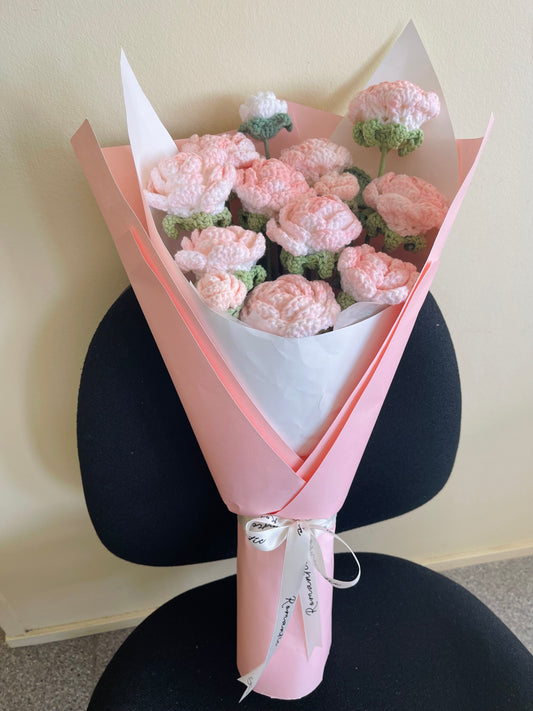 Handmade Pink Crochet Roses Bouquet – Soft Blush Design