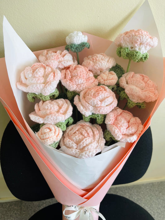 Handmade Pink Crochet Roses Bouquet – Soft Blush Design