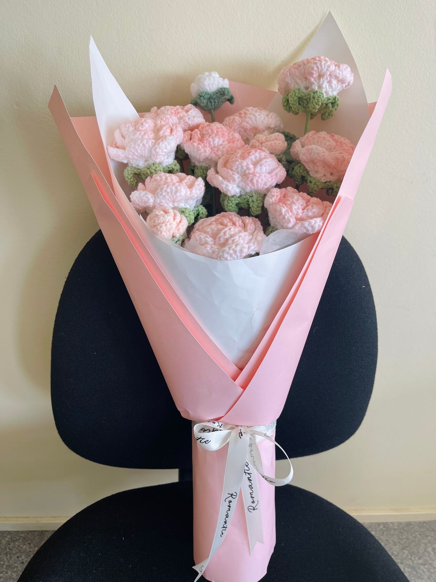 Handmade Pink Crochet Roses Bouquet – Soft Blush Design
