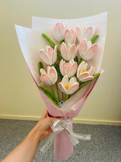 Handmade Crochet Tulip Bouquet – Soft Pink, Elegant & Light-Up
